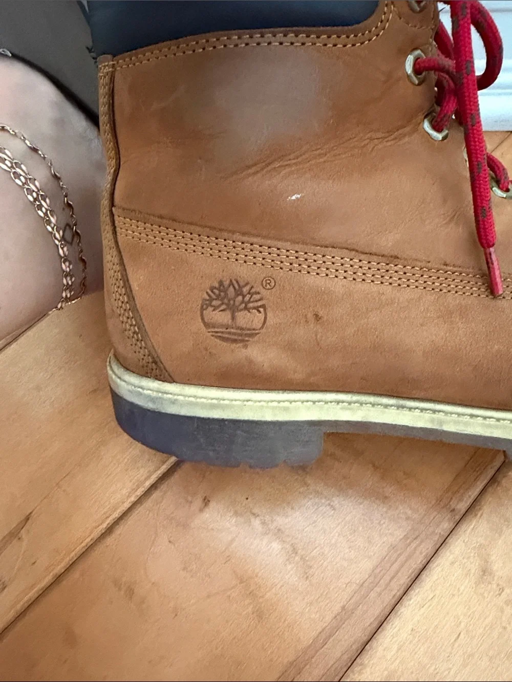 Timberland Wheat Brown Leather Boot with Red Laces